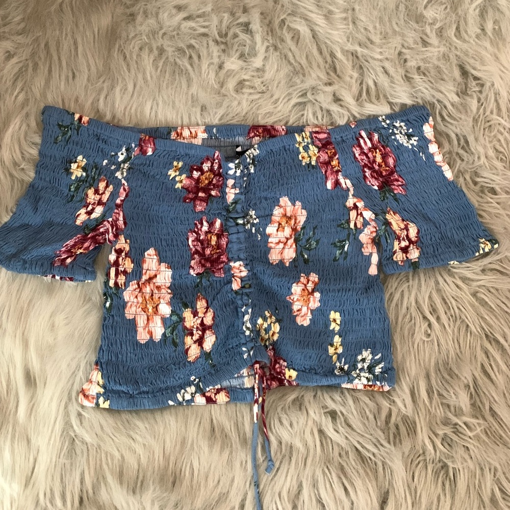 NWT off the shoulder crop top